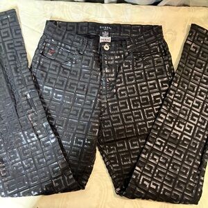 Vintage GUESS Y2K shiny black monogram glamour jeans! Size 28